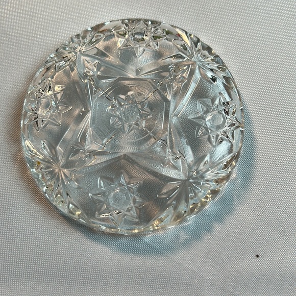 Vintage crystal small dish with star pattern - Picture 3 of 4